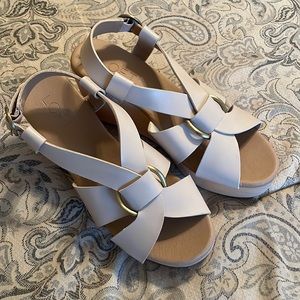 Cream wedge sandals loft size 6.5